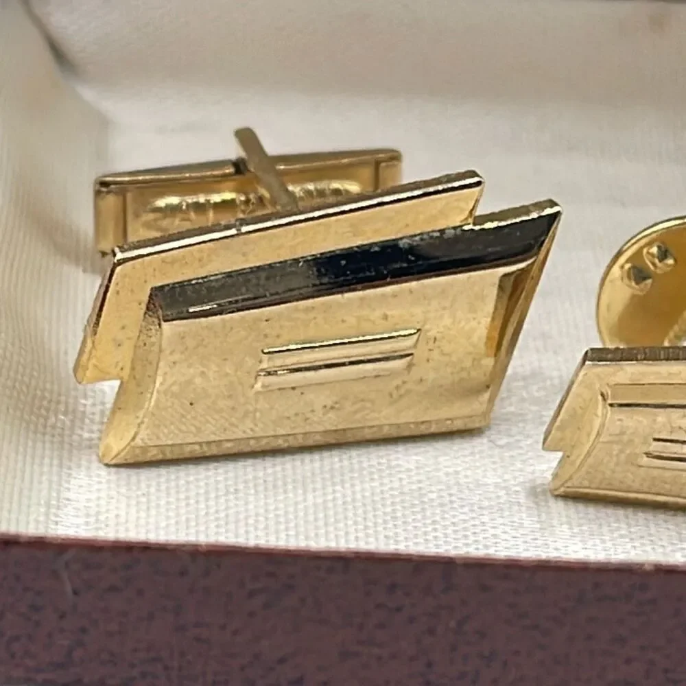 Gentry vintage cufflinks and tie tac in box.